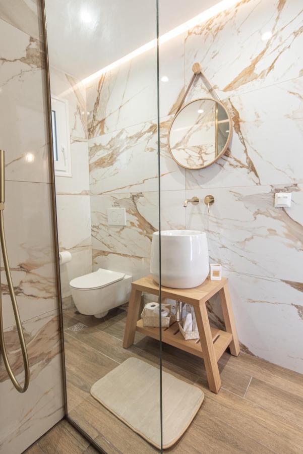 2Bdroom Plaka Apartment أثينا المظهر الخارجي الصورة